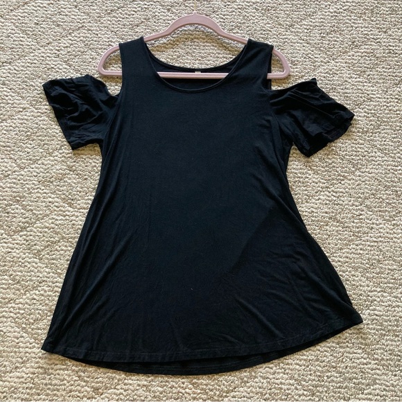 Tops - 5/$15 Versatile Black Cold-Shoulder Swing-Style Top/Tunic Large